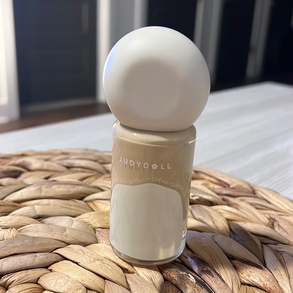 JudyDoll Traceless Cloud-Touch Cream Foundation